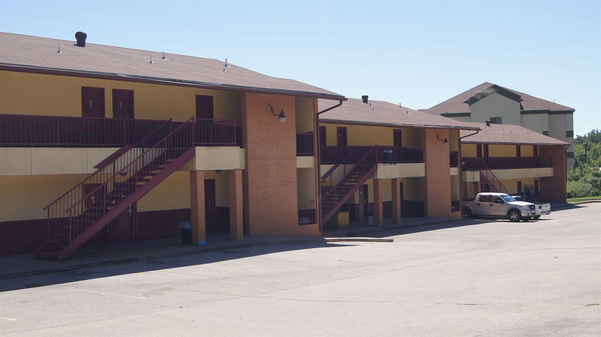 Holiday Lodge & Suites Mcalester Exteriör bild