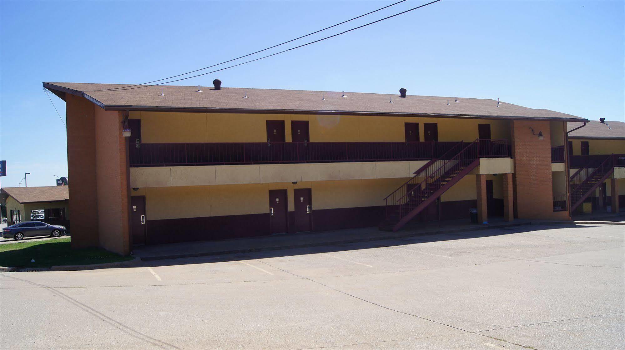 Holiday Lodge & Suites Mcalester Exteriör bild